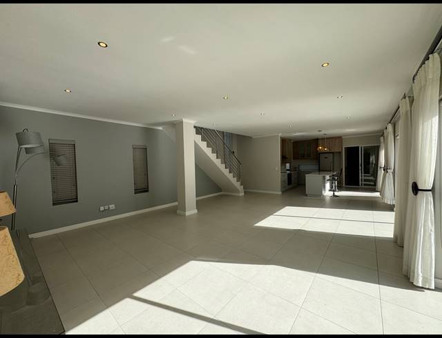 4 BEDROOM HOUSE FOR SALE IN PARKLANDS NORTH